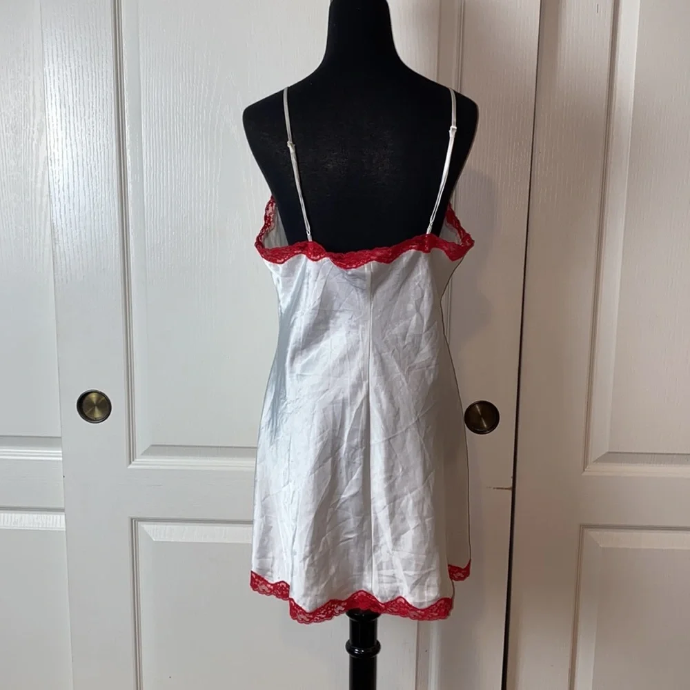 SOLD Y2K RETRO VINTAGE VICTORIAS SECRET WHITE SATIN RED LACE LINGERIE SLIP_2
